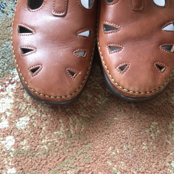 Womens size 8.5 brown SAS Roamer Velcro Walking Shoe - Picture 10 of 16